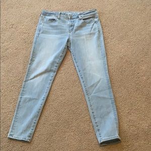 Light wash American eagle jeans